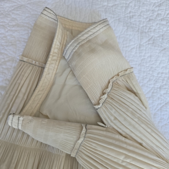 Burberry Pleated Silk Blend Tiered Skirt - Cream - Picture 11 of 14